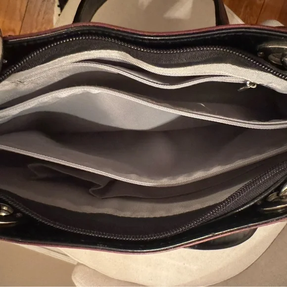 Beijo Elegant Burgundy Handbag with Black Straps - Picture 3 of 4